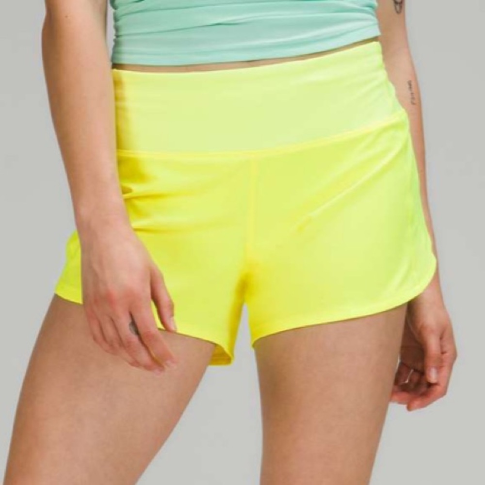Lululemon Speed Up Mid-Rise Short 4" inseam size 2 Highlight Yellow